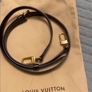 100% Auth Louis Vuitton Ebene crossbody strap.